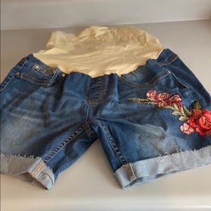 Maternity shorts